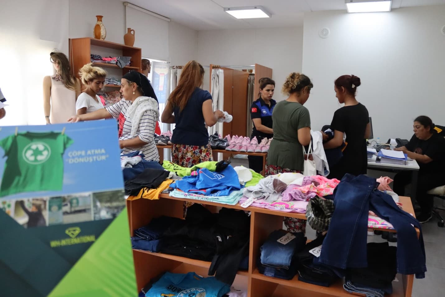 In Turkey, how to make your surplus clothes a source of happiness for the poor